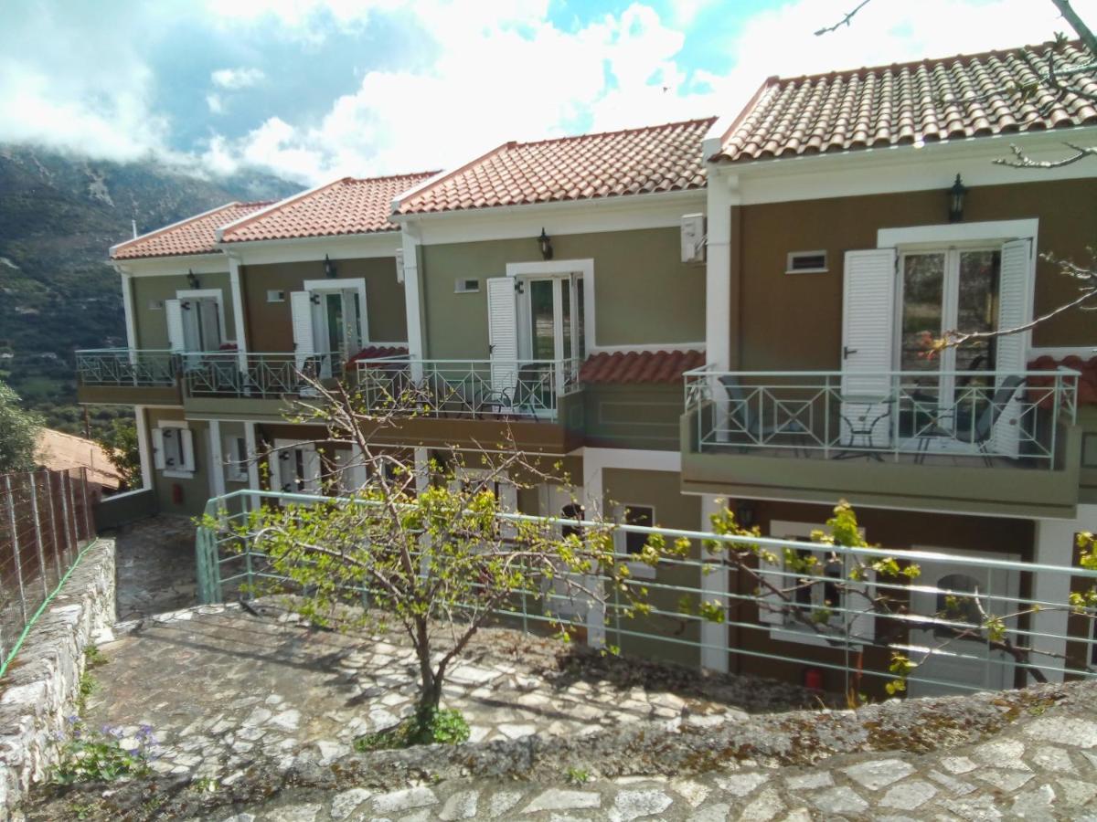 Appartement Dogis Retreat à Agia Efimia Extérieur photo