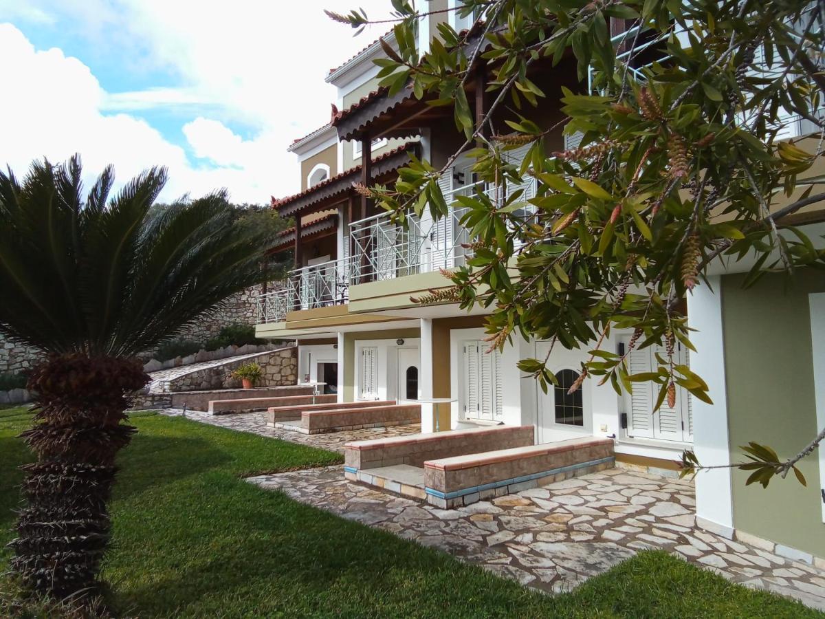 Appartement Dogis Retreat à Agia Efimia Extérieur photo