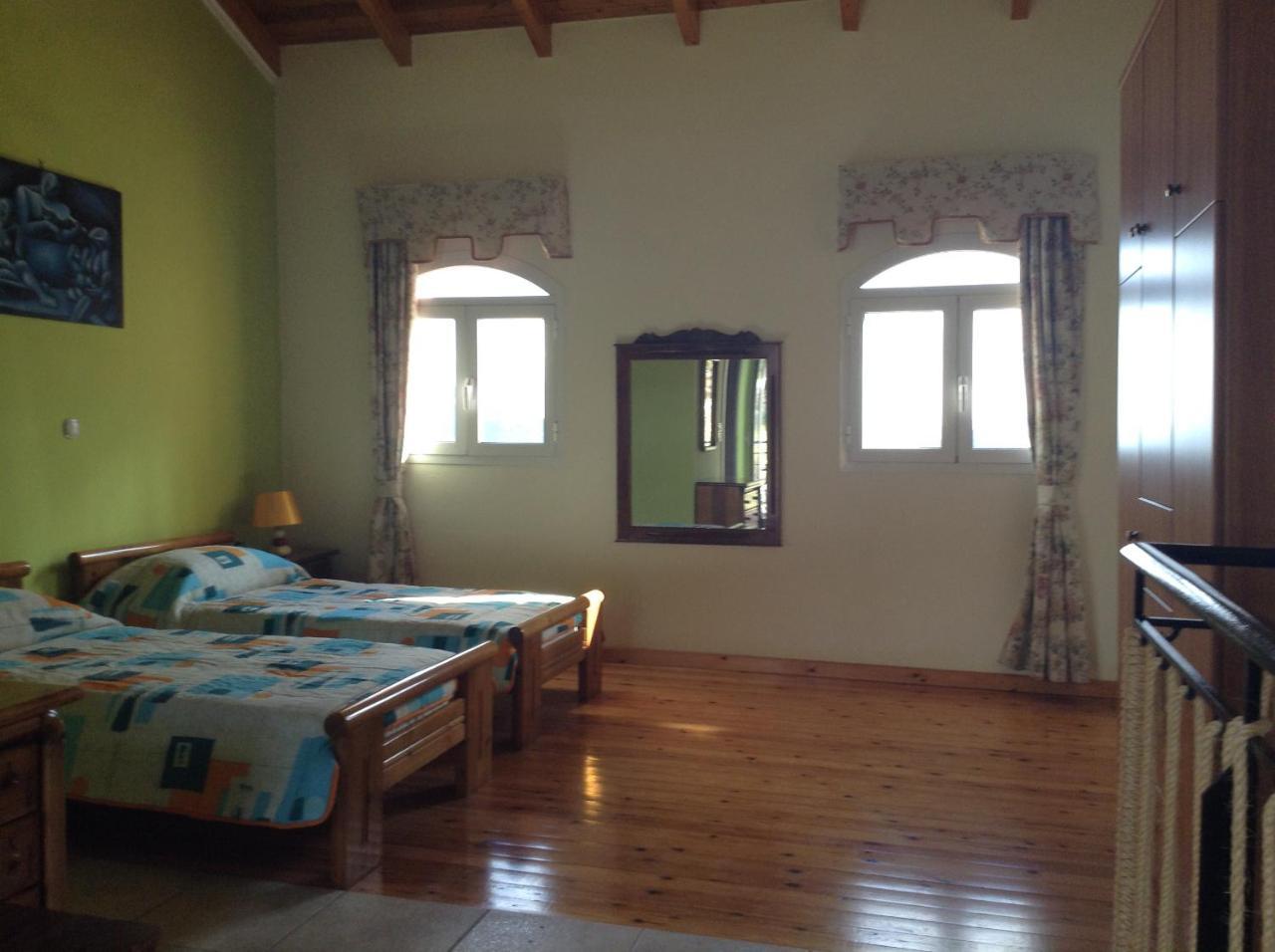 Appartement Dogis Retreat à Agia Efimia Extérieur photo